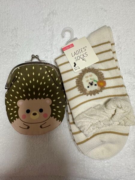 ハリネズミ柄 靴下とがま口財布 2点セット レディースソックス 23〜25㎝ はりねずみ柄
