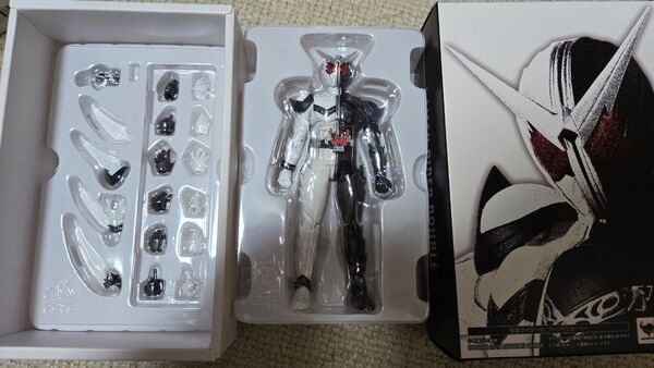 真骨彫 S.H.Figuarts 仮面ライダーW ファングジョーカー