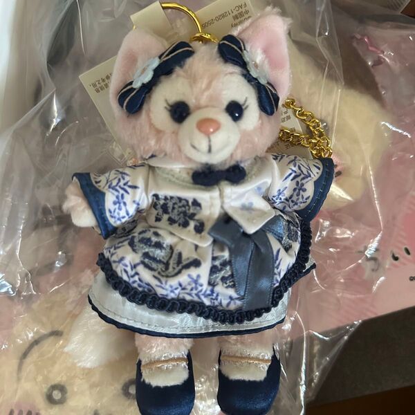 最後の値下げリーナベルぬいぐるみバッジ 青花シリーズ 新品タブ付き 上海ディズニー限定 タブ付き 日本未発売 ダッフィーフレンズ