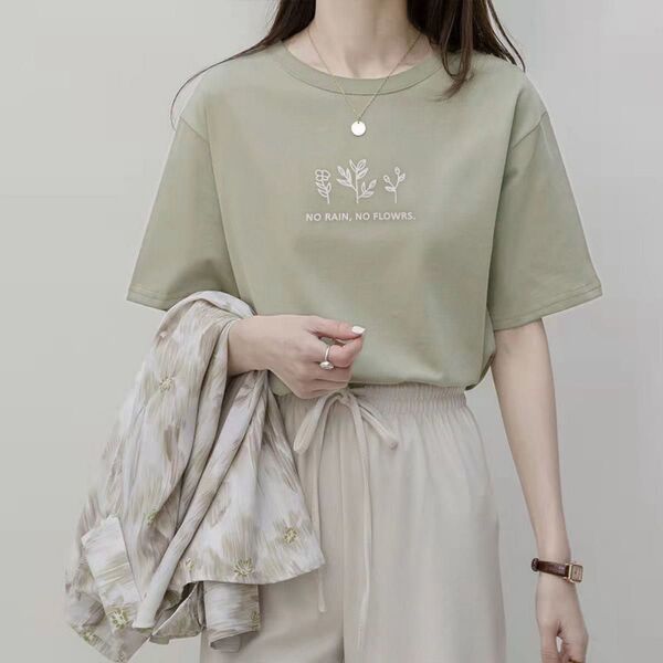 ロゴ Tシャツ フラワープリント グリーン 半袖 トップス 夏 シンプル 新作 くすみカラー ナチュラル系