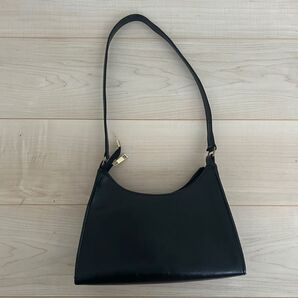 ショルダーバッグ ブラック シンプル
