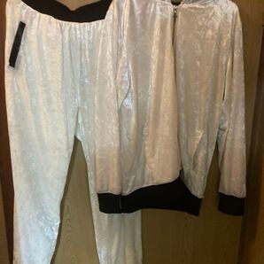 ベルベット素材 セットアップ オフホワイト