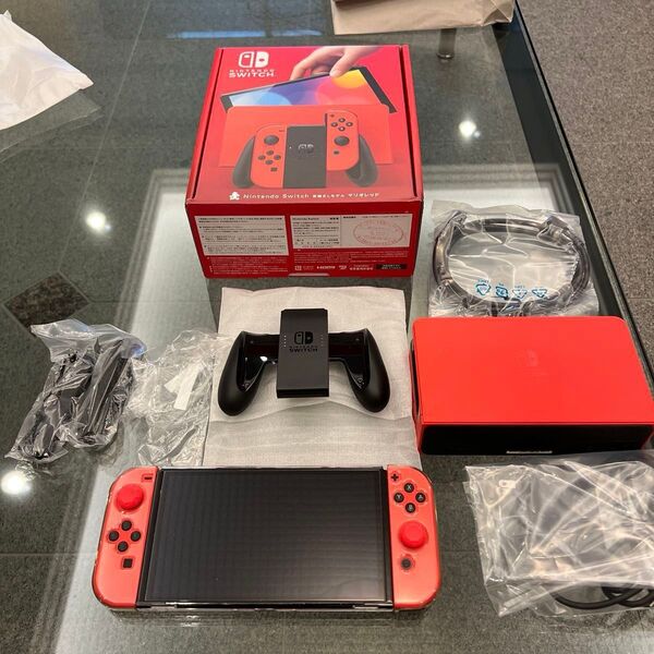 (値下げ可)任天堂Nintendo Switch 有機ELモデル マリオレッド (256gSdカード付き)初期化済み