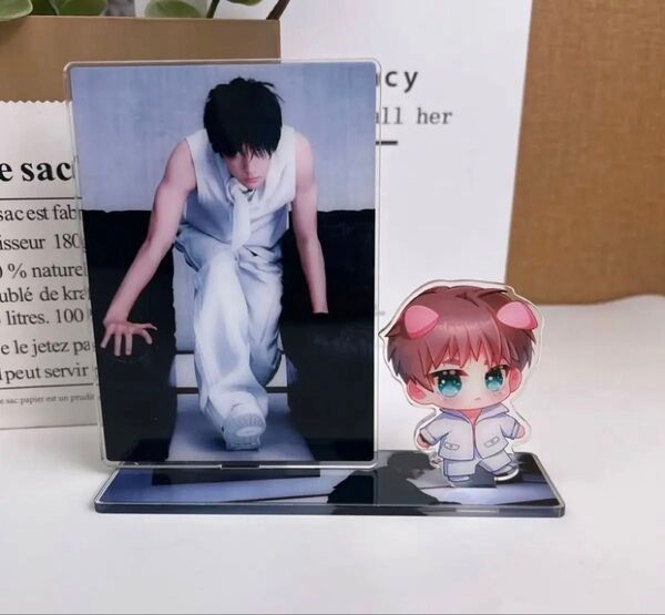 陳情令 最新雑誌ELLE 王一博 ワンイーボー 新作 15cm+8cm アクリルスタンド
