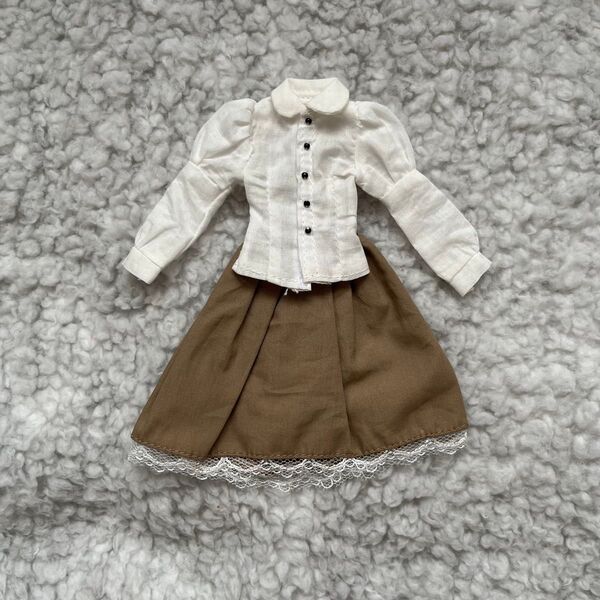 ネオブライス アウトフィット 服 中古