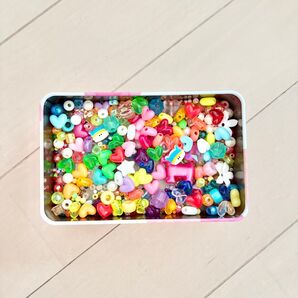カラフル プラスチック ビーズセット