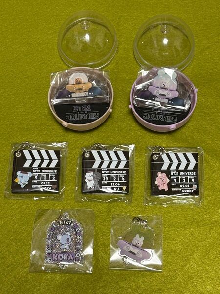 BT21 アクリルスタンドキーチェーンつながるチャーム2種
