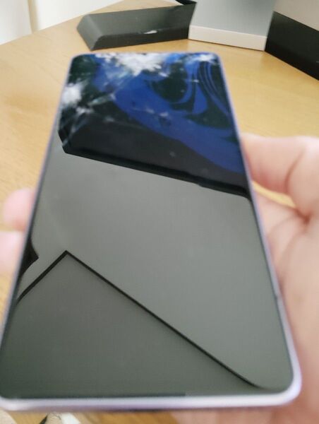 ZTE A303ZT ファミリースマホ 画面割れ