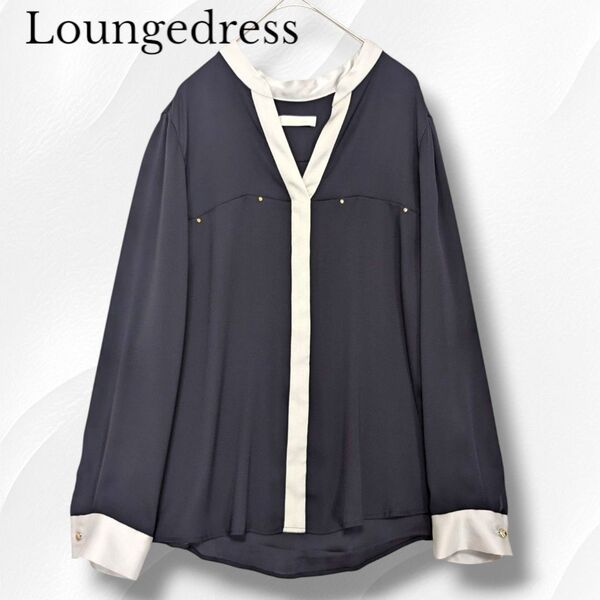近年モデル LOUNGEDRESS ラウンジドレス 【WEB限定】 ジョーゼットブラウス とろみ 金ボタン スキッパー 紺色