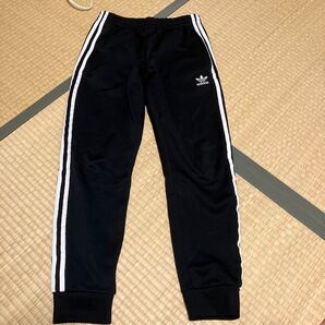 adidas スウェットパンツ 黒ジャージ3本ライン