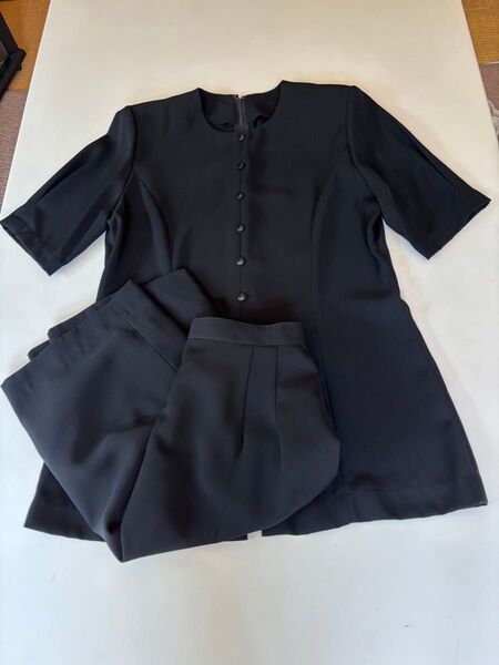 フォーマル礼服喪服法事半袖ブラウススカートセットアップ