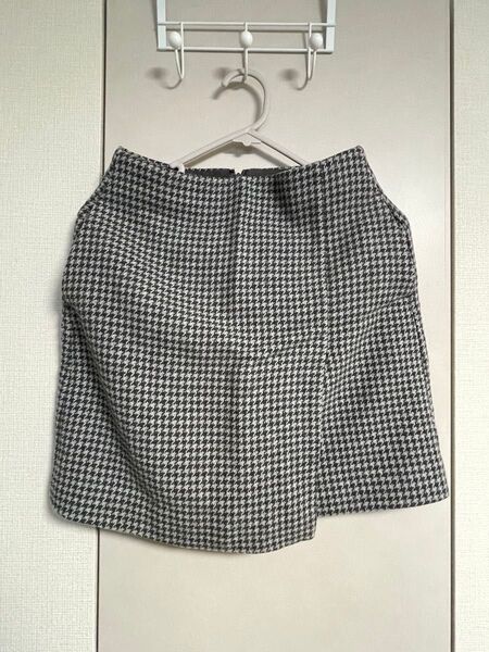 【美品】ユニクロ チェック柄 ウールブレンド ラップミニスカート ダークグレー 58サイズ UNIQLO