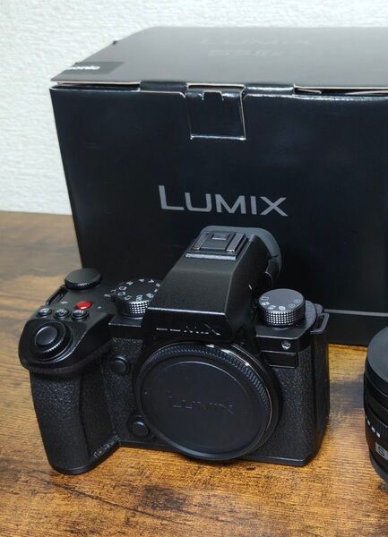 LUMIX S5IIX(ミラーレス一眼レフカメラボディ)