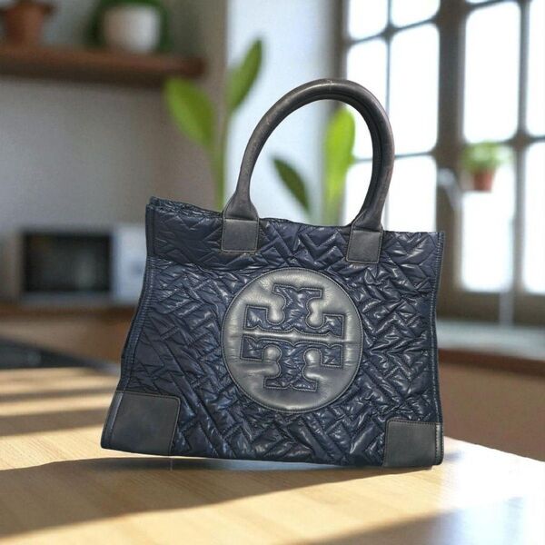 Tory Burch キルティングトートバッグ ネイビー