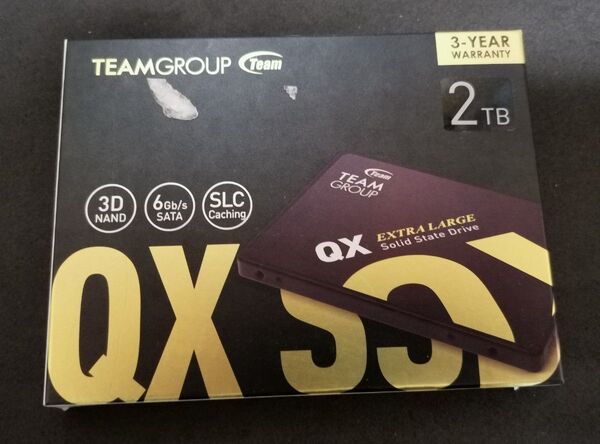 新品未開封 SSD 内蔵SATA接続 2TB 2.5インチ7mm厚