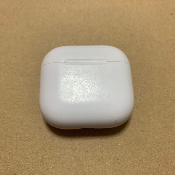 Apple AirPods 第4世代 充電ケース A3058