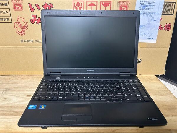 ジャンク TOSHIBA Dynabook Satellite B451/Eノートパソコン OS無し 液晶シミ有り 部品取り向け