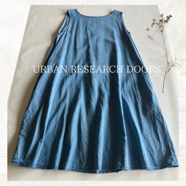 URBAN RESEARCH DOORS ノースリーブデニムワンピース ゆったり ひざ丈 ドアーズ
