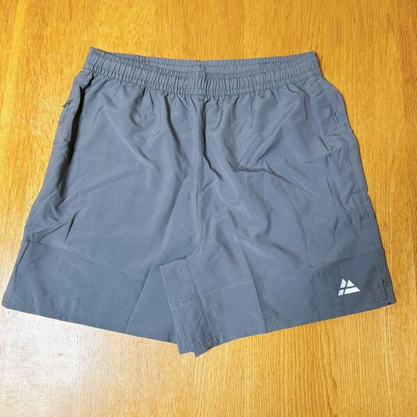 新品 EU:M US:S サイズ メンズアスレチックショーツ 軽量 ポケット付き 吸汗速乾 ショートパンツ スポーツ ランニング