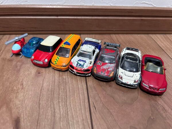 ミニカーなど8台まとめ売り トミカ セット