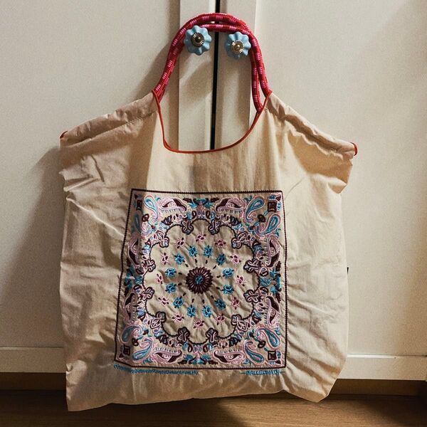 新品 バンダナ柄 刺繍 軽量 エコバッグ ナイロン Mサイズ ベージュ