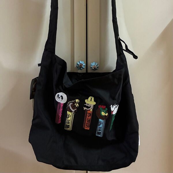 新品 PEZ 刺繍 ショルダーバッグ 調節可能 ブラック