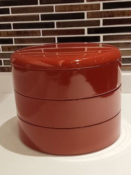 新品未使用 伝統的な漆器 3段重ね菓子器 漆塗り