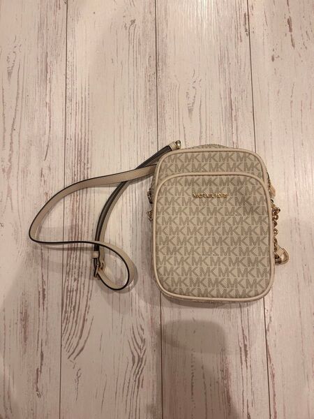 MICHAEL KORS ロゴグラム ショルダーバッグ マイケルコース バック サコッシュ マイケルコース ホワイト