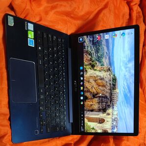 断捨利中!ASUS 薄型軽量ノート 第8世代Core i5とGeForceのMX150グラボ搭載商品