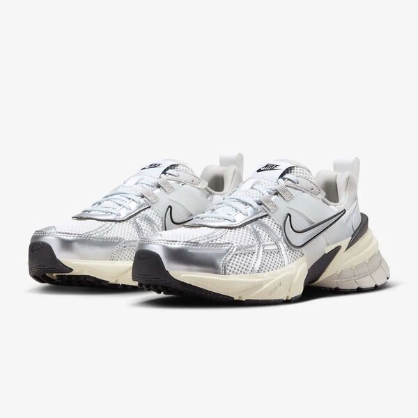 NIKE ナイキ V2K ラン サミットホワイト シルバー 25.5㎝ スニーカー
