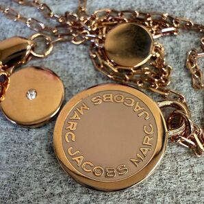 ほぼ未使用 MARC BY MARC JACOBS マークジェイコブス ネックレス アクセ ペンダント ゴールドxクリーム