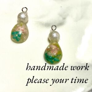 ドライフラワー イヤリング ピアス☆ チャーム 小ぶり雫型 ハンドメイド 花模様 アクセサリーパーツ カポション クーポン適用