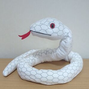 可動式白蛇ぬいぐるみ【全長140cm】
