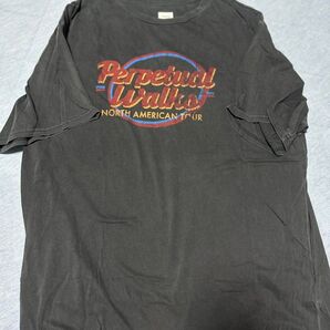 アングリットのTシャツ