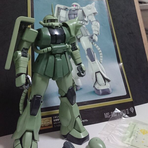 パチ組 ガンプラ MS-06J 量産型ザクII Ver.2.0 1/100スケール MG 機動戦士ガンダム 完成品