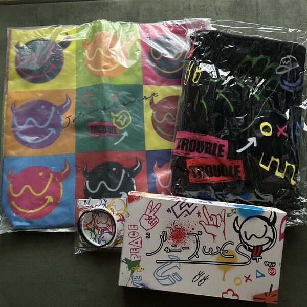 WEST. ジャニーズWEST Wtrouble グッズ CD Tシャツ トートバッグ タオル ラバーバンド アルバム
