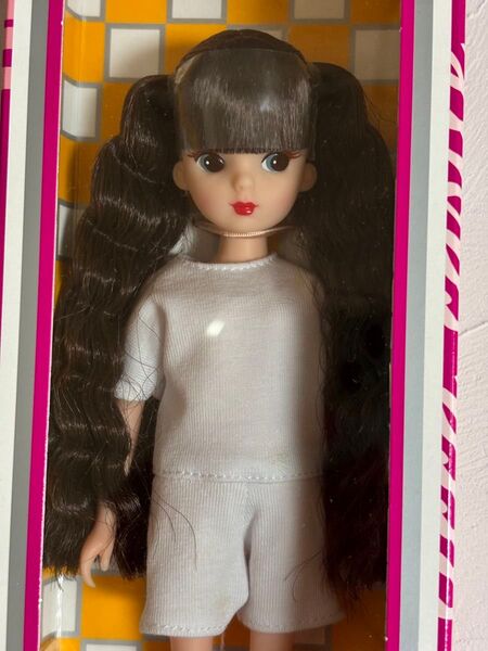 新品未開封 リカちゃんキャッスル 2021年復刻版初代リカちゃん 黒髪 赤リップ リトルファクトリー タカラ 人形 きらちゃん
