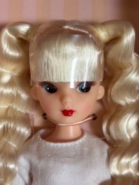新品未開封 リカちゃんキャッスル 2021年復刻版初代リカちゃん 髪色白 赤リップ リトルファクトリー フレンド きらちゃん 人形