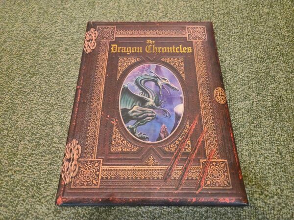 希少 美品 The Dragon Chronicles 魔法書風 ドラゴン図鑑