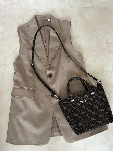 GUESS ゲス ショルダーバッグ