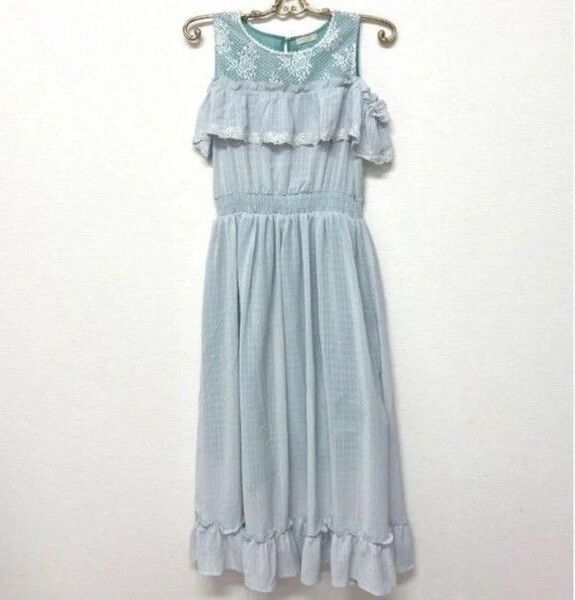 axes femme POETIQUE シアーチェック 肩開きワンピース