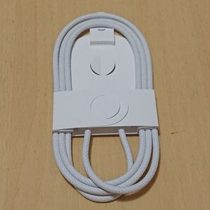 新品未使用 アップル 純正 編み込み式 USB-C充電ケーブル MQKJ3FE/A 1m Apple A2795 60W充電対応