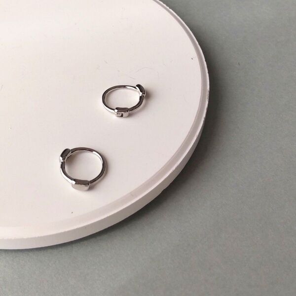 【金属アレルギー対応】極小 ミニフープピアス シルバー 8mm S925 シンプル オフィス #176