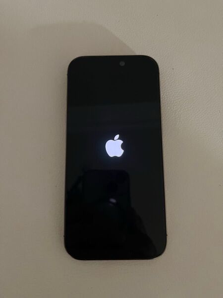 Apple iphone16pro 128GB 国内版SIMフリー 未使用に近い バッテリー最大容量100% 充電1回