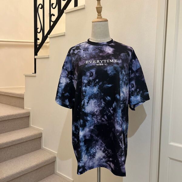 【新品】SHEIN 柄Tシャツ