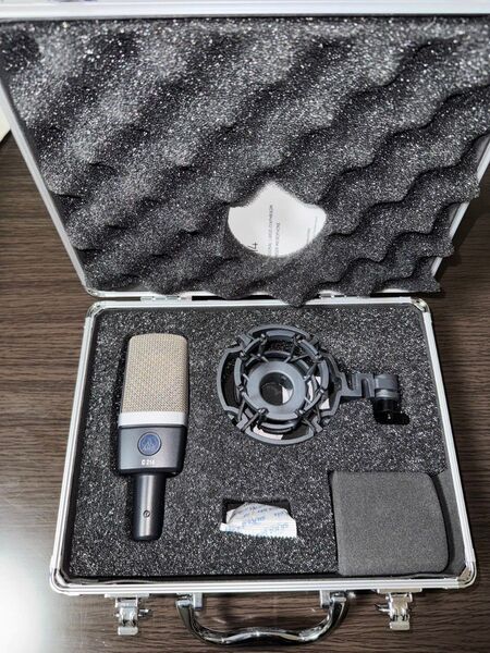 AKG C214 コンデンサーマイク