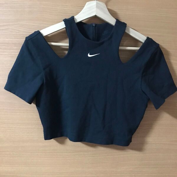 ナイキ NIKE カットアウト クロップド ショート丈 M ブラック 黒 Tシャツ 半袖 オフショル