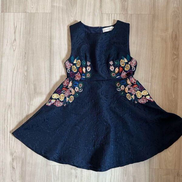 結婚式 刺繍 ワンピース