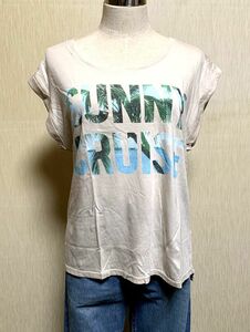 NO.140 アーバンリサーチ　URBAN RESEARCH　ロゴプリントノースリTee　半袖Ｔシャツ　薄手Ｔシャツ　中古品　送料クリックポスト185円