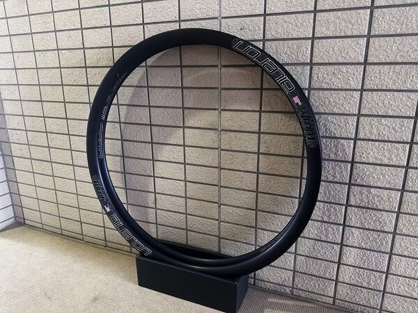 Velocity aileron 650b 32h black 2本